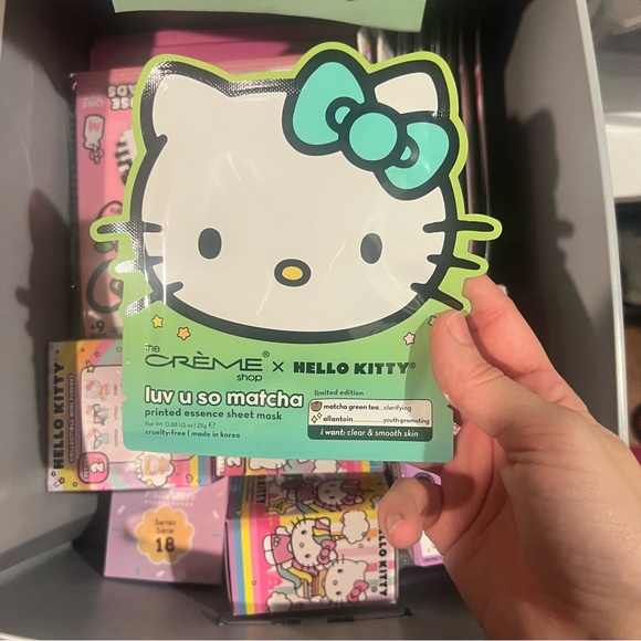 10-15 piece hello kitty Sanrio mystery bundle box - Picture 3 of 14